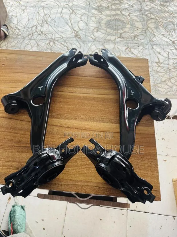 Honda Civic 2018-2023 Lower Arm · Photo 1