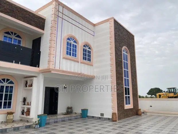 5bdrm House in Trede., Kumasi Metropolitan for rent · Photo 1