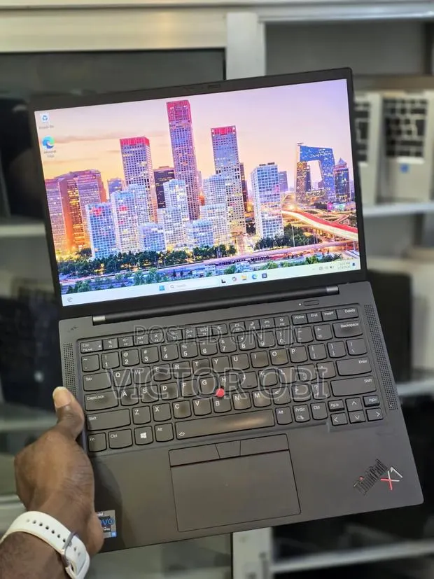 Laptop Lenovo ThinkPad X1 Carbon 32GB Intel Core i5 SSD 512GB · Photo 1