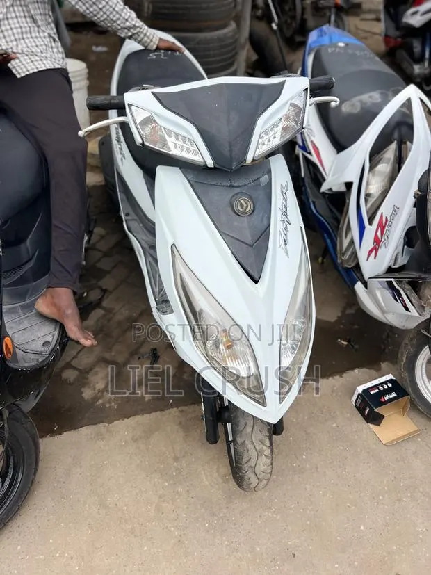 Kymco 2025 White · Photo 1