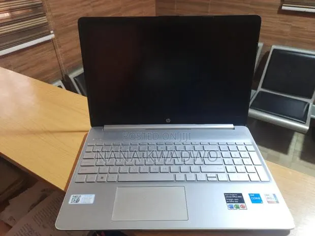 Laptop HP 15s 8GB Intel Core i5 SSD 512GB · Photo 1
