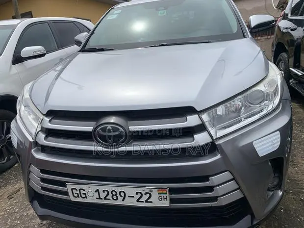 Toyota Highlander Limited 2019 Silver · Photo 1