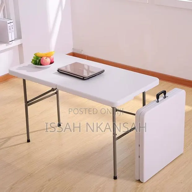 Folding Table · Photo 1