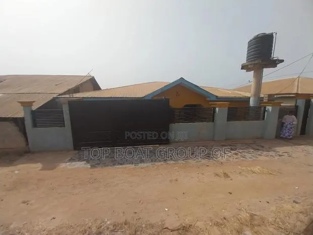 4bdrm House in Kronum Top-Boat, Kumasi Metropolitan for sale · Photo 1