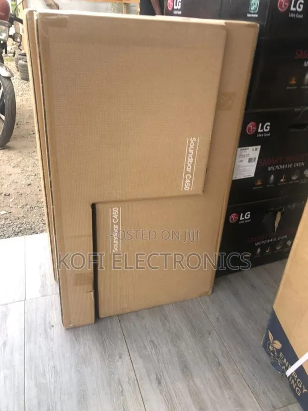 Crystal-Clear Audio With Samsung Soundbar · Photo 1