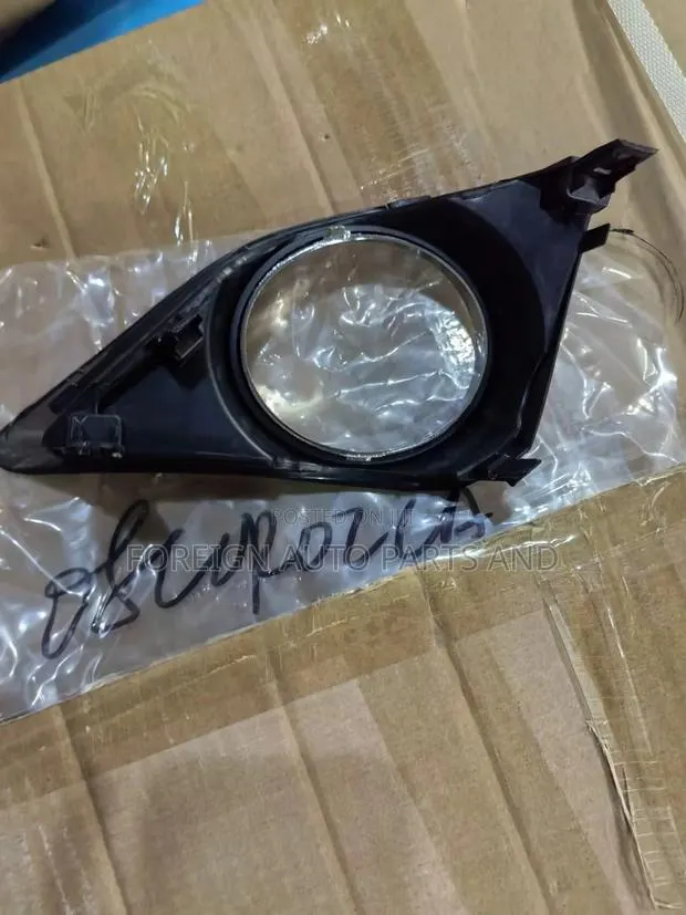 Corolla 2009- 2012 Fog Lamp Cover · Photo 1