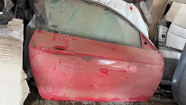 Honda Civic Hatchback 2014-2016 Passenger Side Door Available · Photo 1