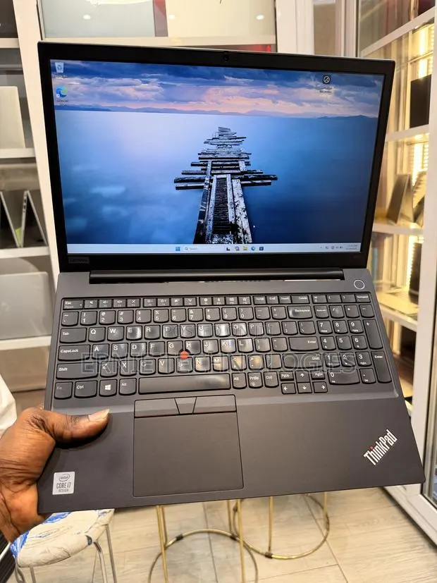 Laptop Lenovo ThinkPad E15 8GB Intel Core i7 SSD 256GB · Photo 1