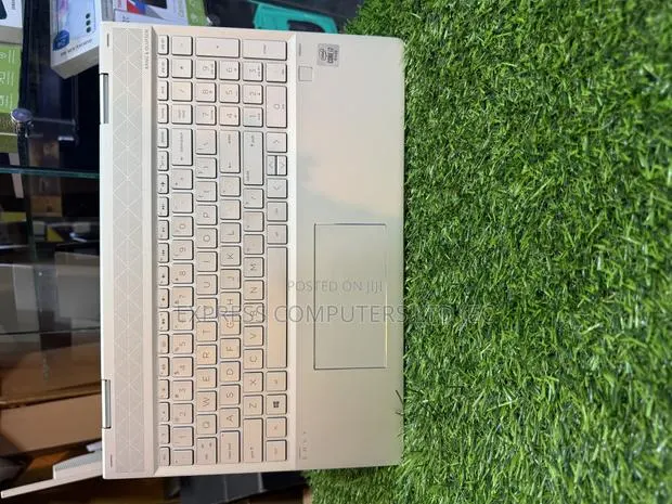 Laptop HP Envy 15-ep0xxx 16GB Intel Core i7 SSD 512GB · Photo 1