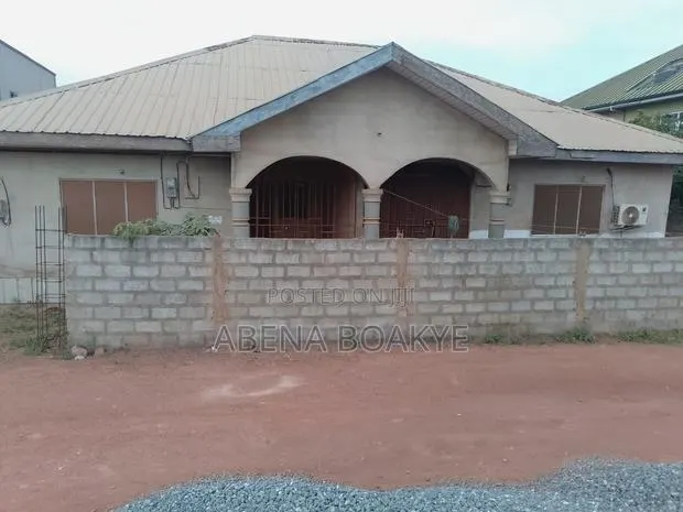4bdrm Apartment in Ghana Flag for sale