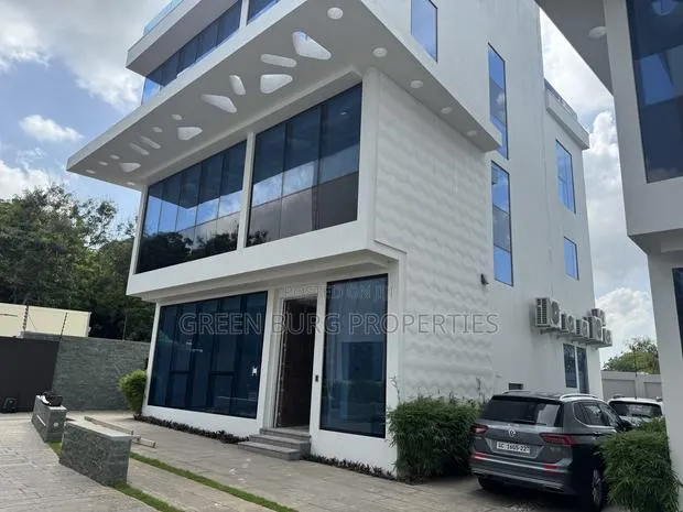 5bdrm House in Green, Cantonments for rent · Photo 1