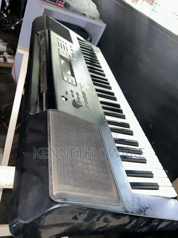 Yamaha Keyboard · Photo 1