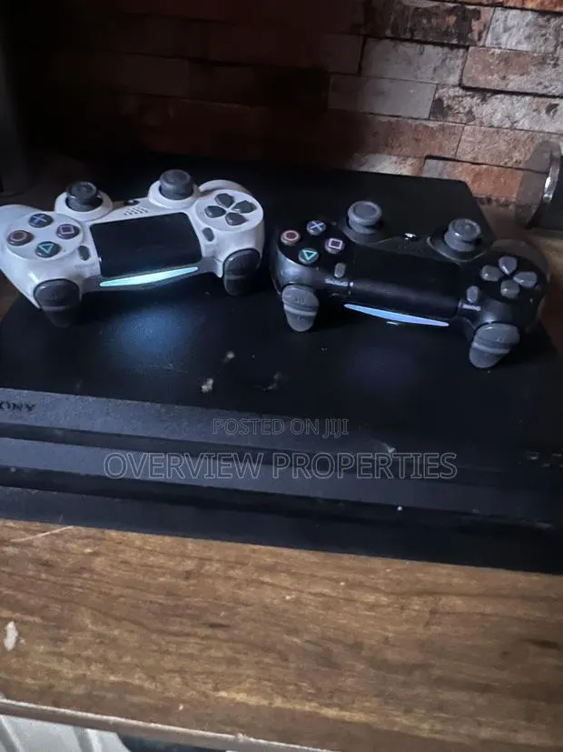 PlayStation 4 Pro ( PS4 Pro ) Limited Edition · Photo 1