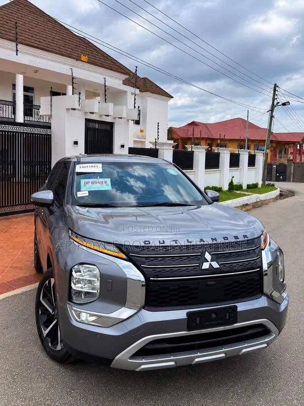 Mitsubishi Outlander SE 2023 Gray