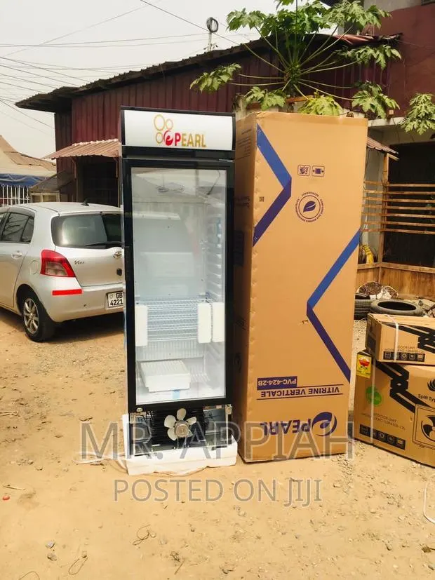 Classic Design Pearl PVC-424 Single Door Beverage Cooler. · Photo 1