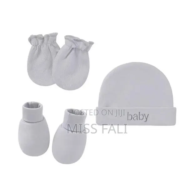 Pure Snuggle Set. Hat, Socks and Mittens. 0-1y · Photo 1