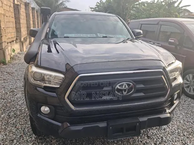 Toyota Tacoma 2022 Black · Photo 1
