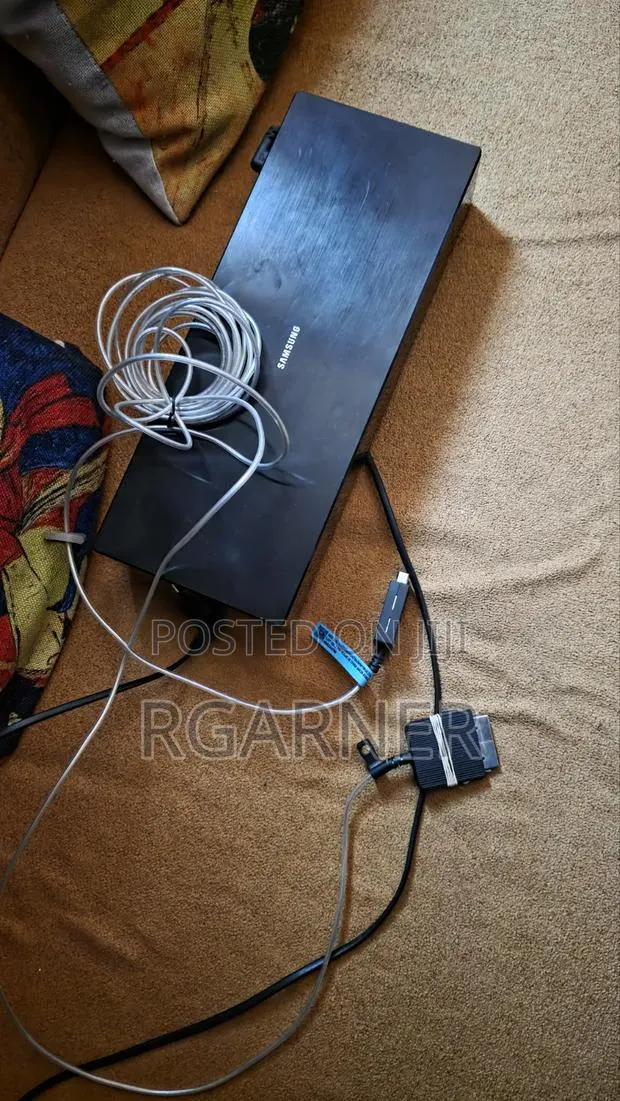 Samsung Q95T One Connect Box · Photo 1