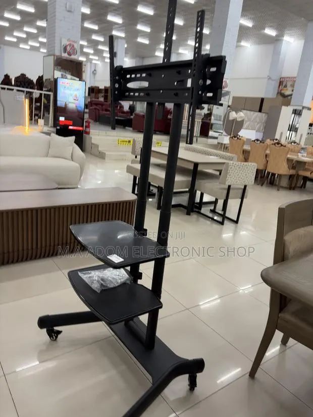 Heavy Duty Trolley for Big Screen TV 32”75” · Photo 1