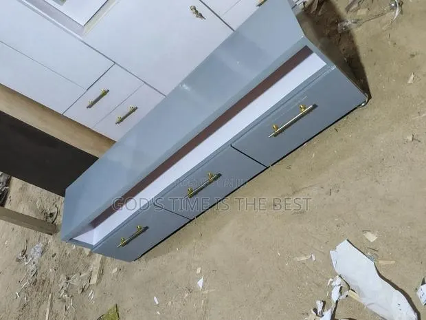 Original 3 Drawers TV Stand · Photo 1