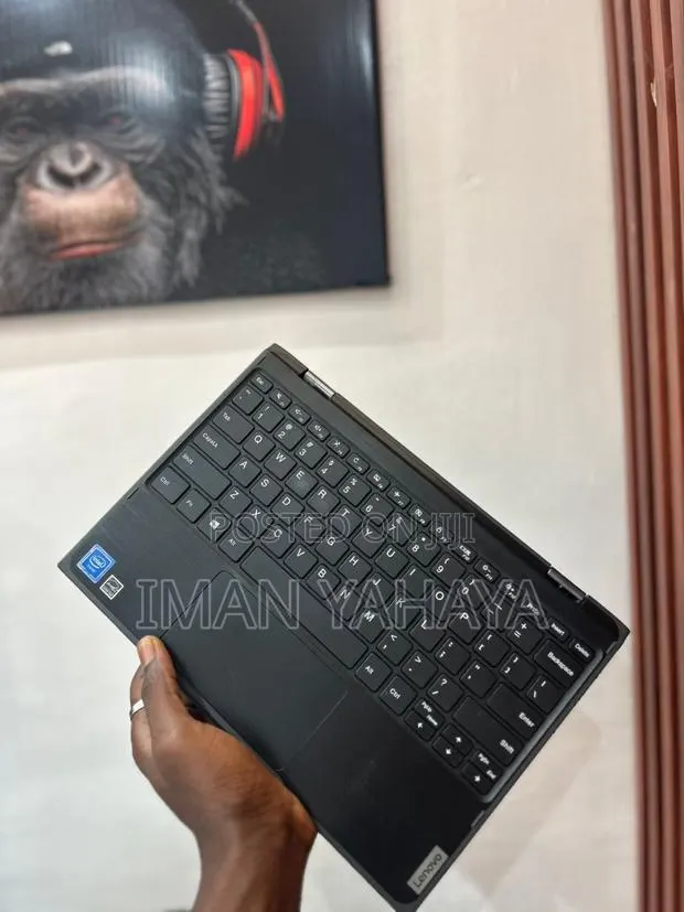 Laptop Lenovo Yoga 700 4GB Intel Pentium SSD 128GB · Photo 1