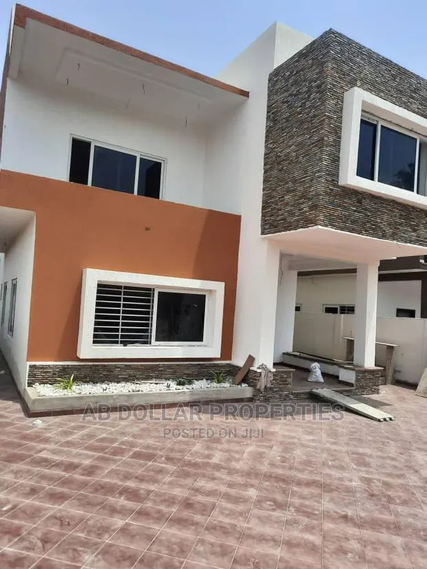 4 Bedroom House In Spintex For Sale · Photo 1