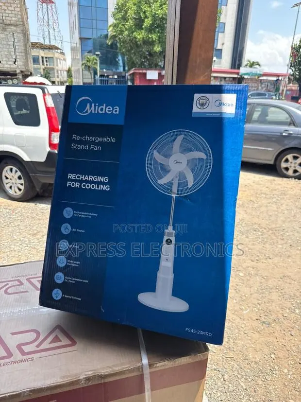 Quality Sleek Midea Fan 18”Rechargeable · Photo 1