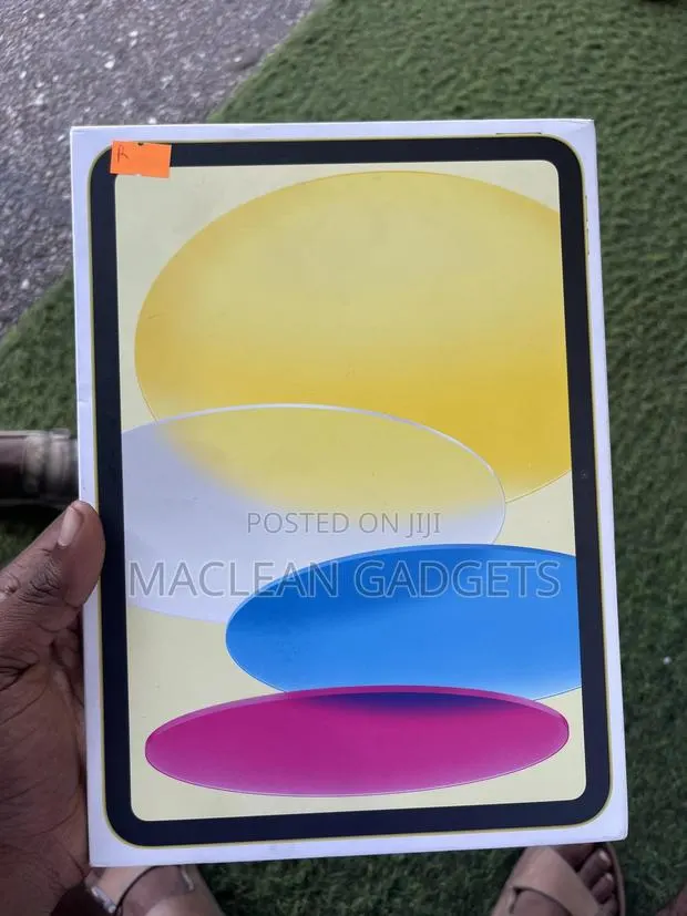 New Apple iPad (2025) 128 GB Yellow · Photo 1