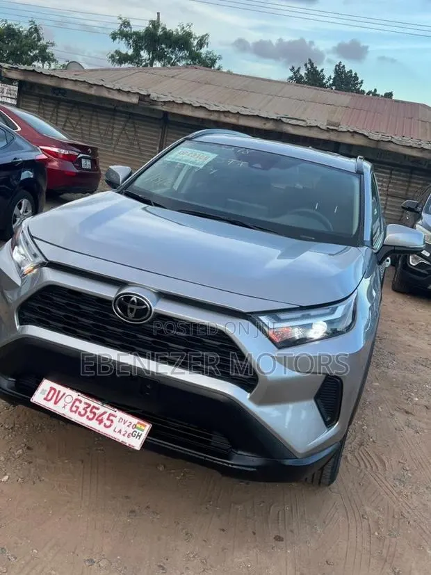Toyota RAV4 2023 Gray · Photo 1