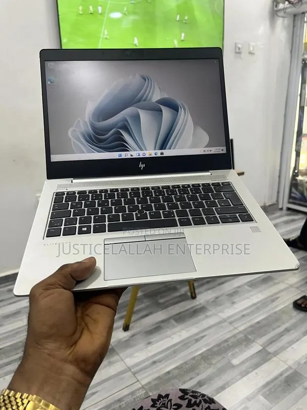 Laptop HP EliteBook 830 G5 8GB Intel Core i5 SSD 256GB · Photo 1