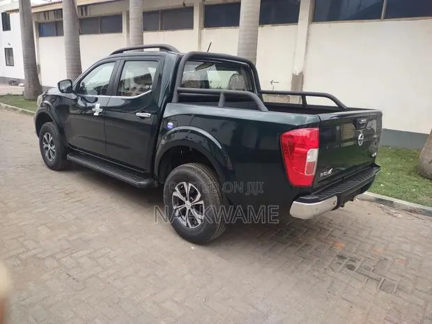 New Nissan Hardbody 2025 Green · Photo 8