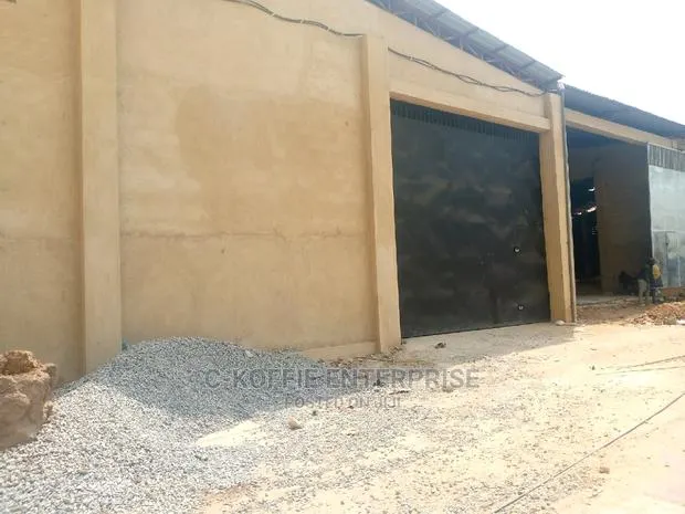 1400 SQM WAREHOUSE at North Kaneshie · Photo 1
