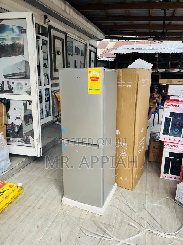 Energy Efficient TCL 142Liters Double Door Refrigerator · Photo 1