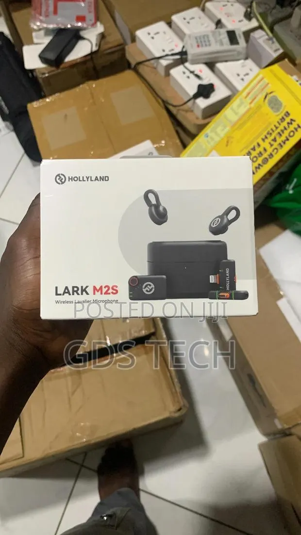 Hollyland Lark M2s Wireless Lavalier Microphone · Photo 1