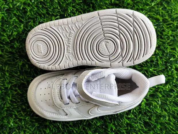 White Nike Court Borough Low 2 · Photo 4