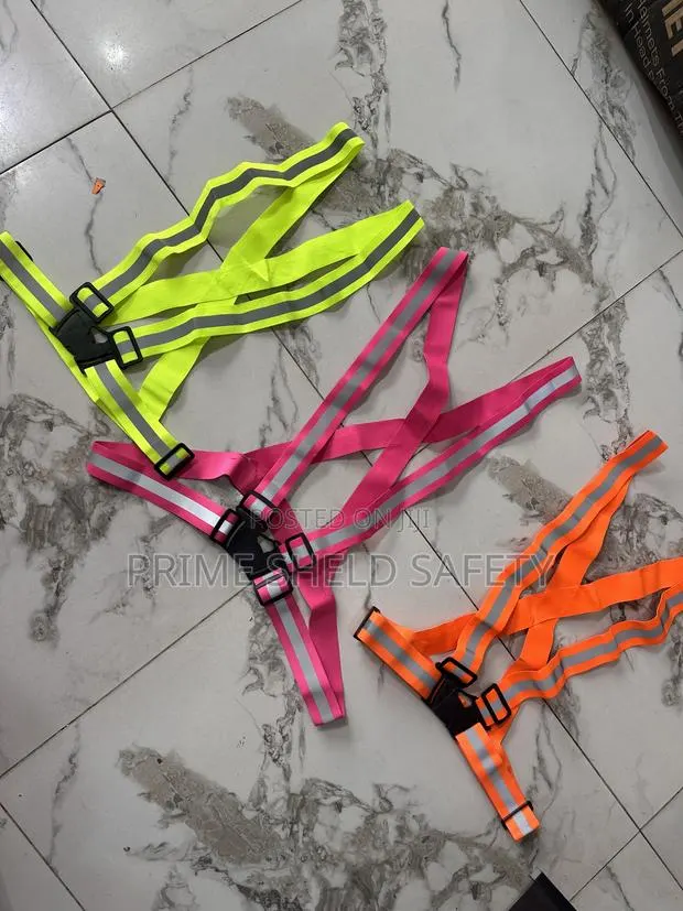 Adjustable Safety Vest · Photo 1