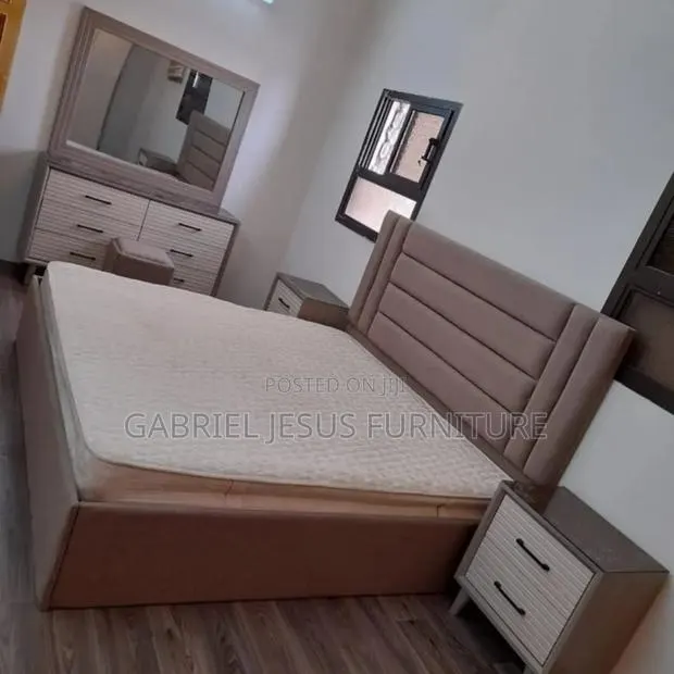 Super King Size Bed With Mattress and Nightstand · Photo 1