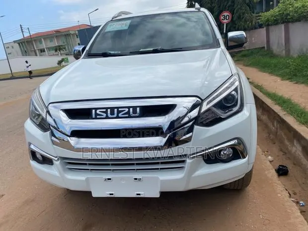 Isuzu D-MAX 2019 White · Photo 1