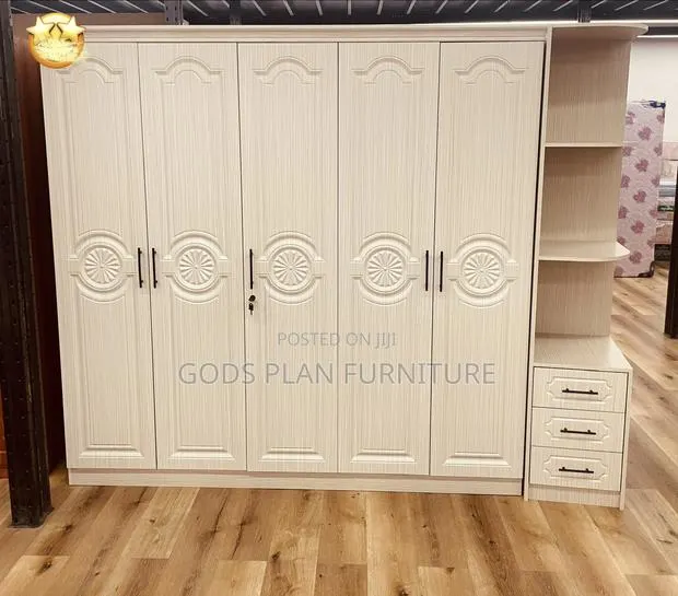 5 Doors Wardrobe · Photo 1
