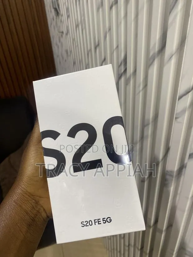 New Samsung Galaxy S20 128 GB Black · Photo 1