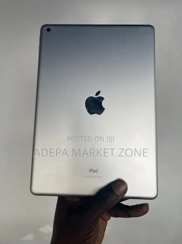 Apple iPad 10.2 (2021) 64 GB Silver · Photo 1