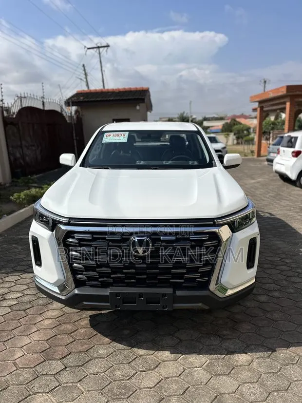 New Changan Hunter Plus 2.0 Petrol 4x4 2023 White · Photo 1