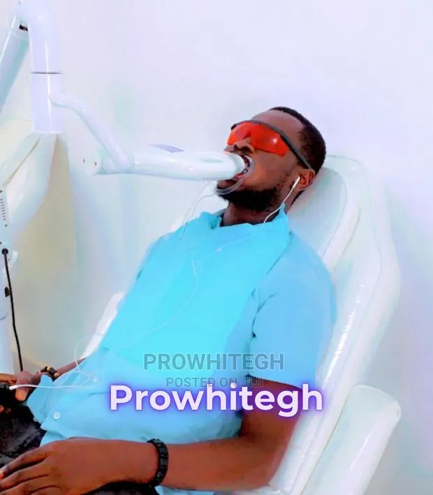 Effective Instant Teeth Whitening Service · Photo 1