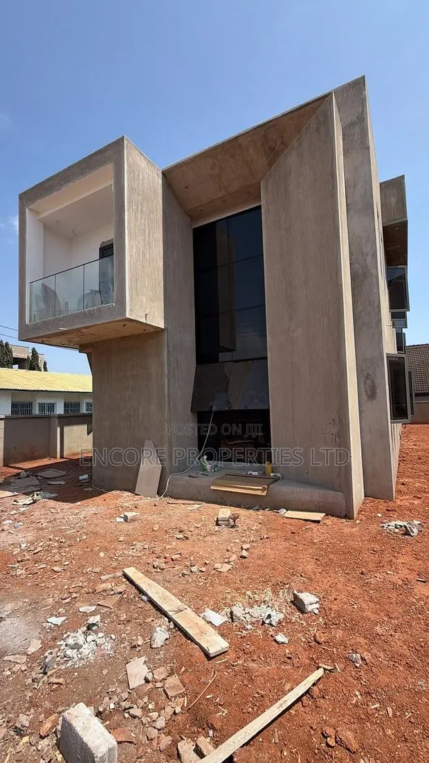 4bdrm House in Adenta for sale · Photo 1