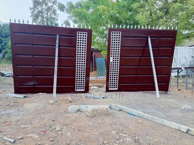 Swing Gate Gate · Photo 1