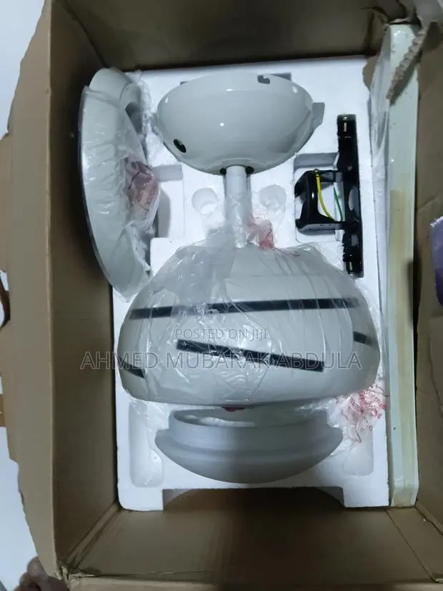 Manhatan Remote Control Fan · Photo 1