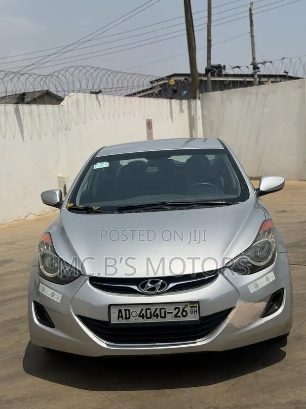 Hyundai Elantra 2013 Silver · Photo 1
