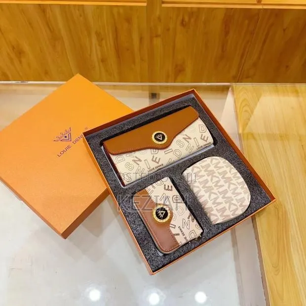 3 in 1 Ladies Purse · Photo 1