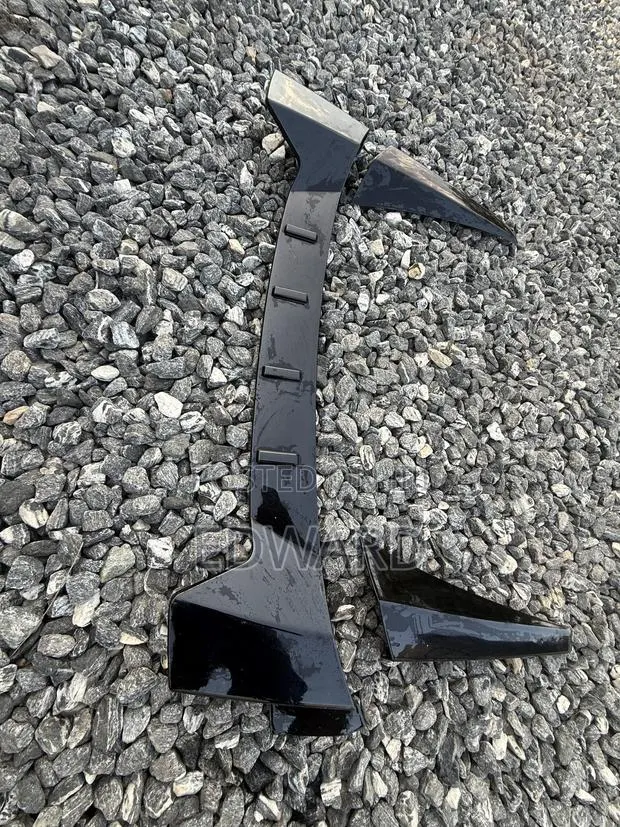 Honda Civic Roof Spoiler · Photo 1