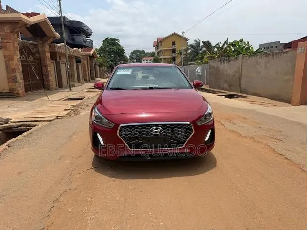 Hyundai Elantra 2018 Red